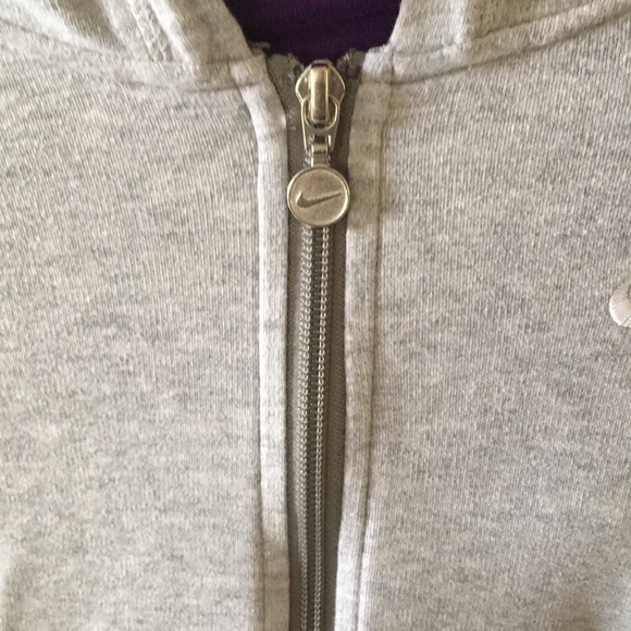 Nike Women’s gray hoodie sweatshirt Size M (8-10) - Picture 5 of 7